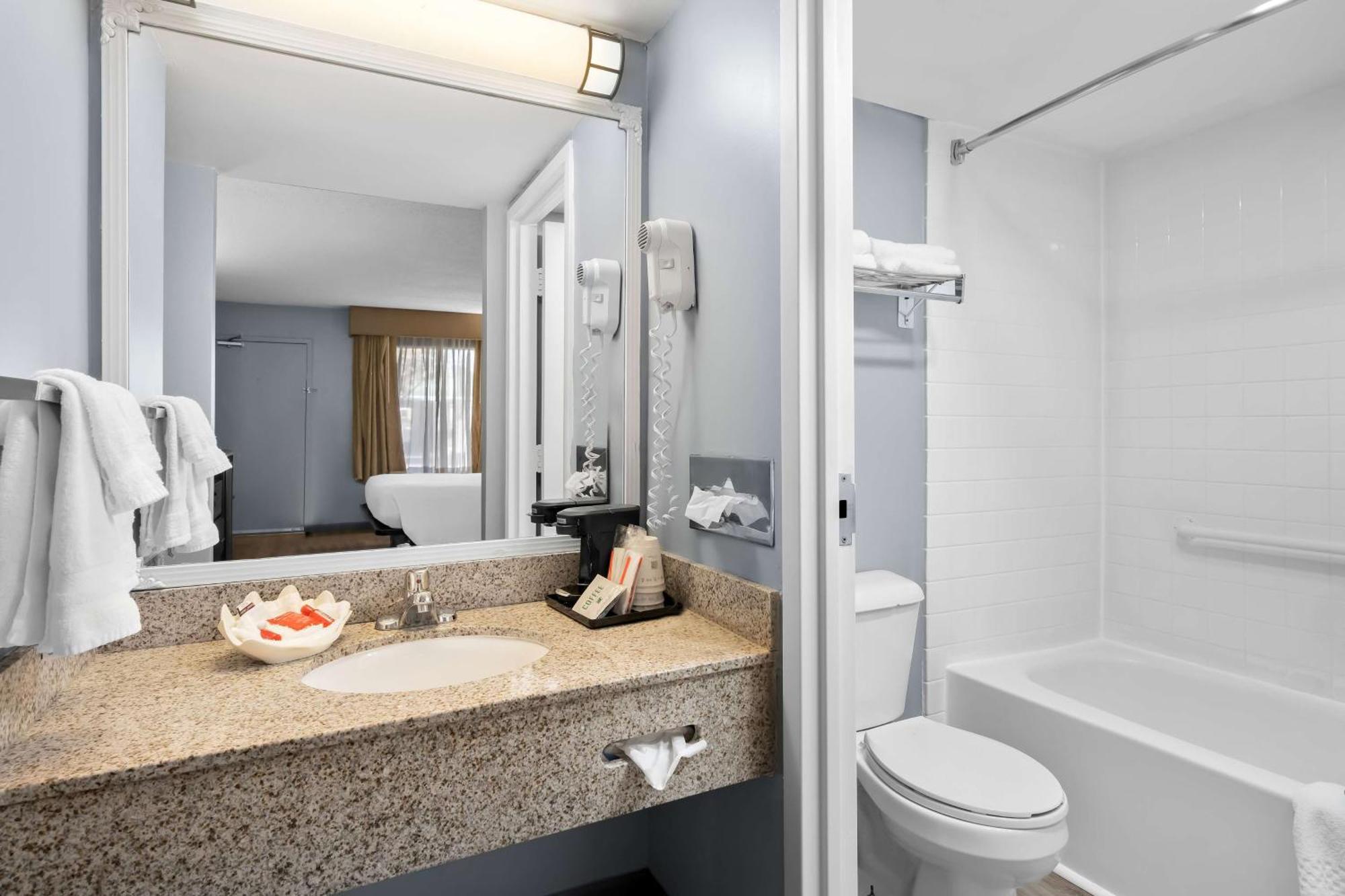 Brandywine Valley Inn Surestay Plus By Best Western Wilmington Extérieur photo