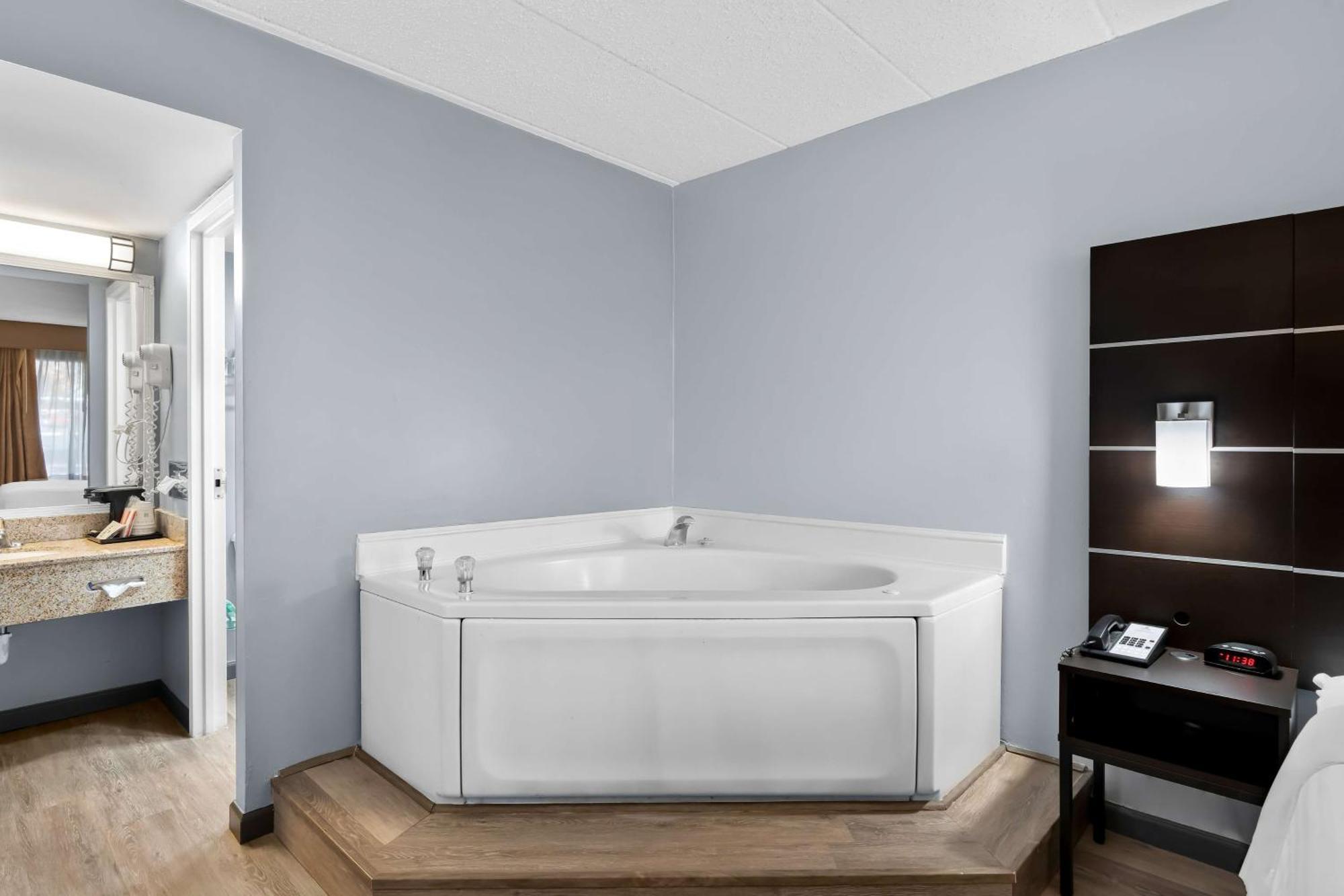 Brandywine Valley Inn Surestay Plus By Best Western Wilmington Extérieur photo